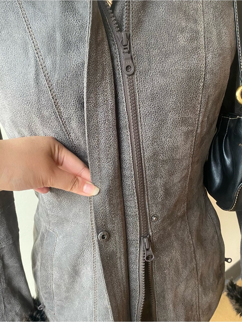 Danier Women’s Grey Genuine Leather Jacket with Black Fur Trim - Picture 5 of 11